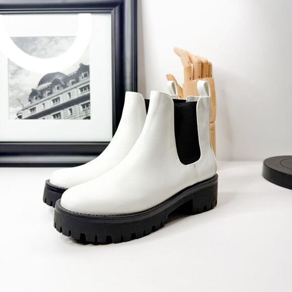 BP. Women's White Chelsea Platform Lug Sole Boots Chunky | Size 6 - Picture 1 of 8